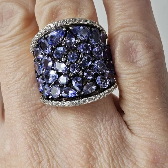 Earth Mined Tanzanite Cluster Ring Size 8! NWT - Picture 5 of 12